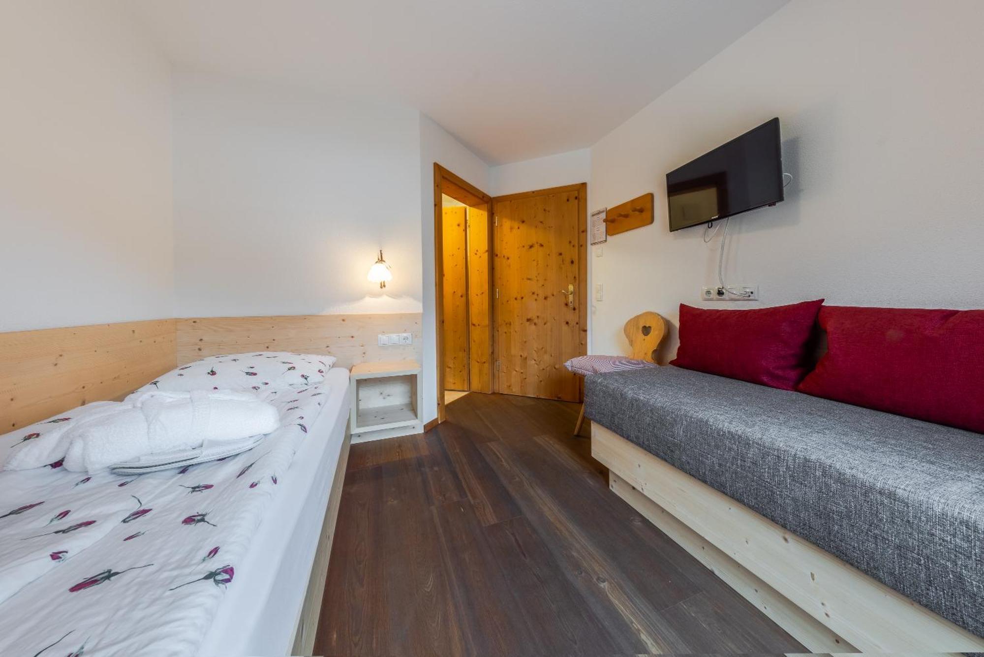 Hotel Pension Odles San Martino in Badia Luaran gambar