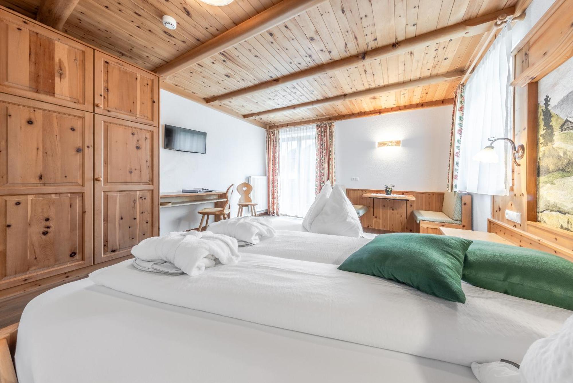 Hotel Pension Odles San Martino in Badia Luaran gambar